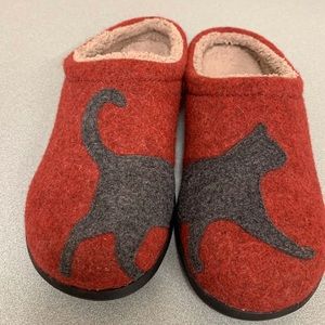 LL Bean Daybreak Scuffs -Cat Size 8